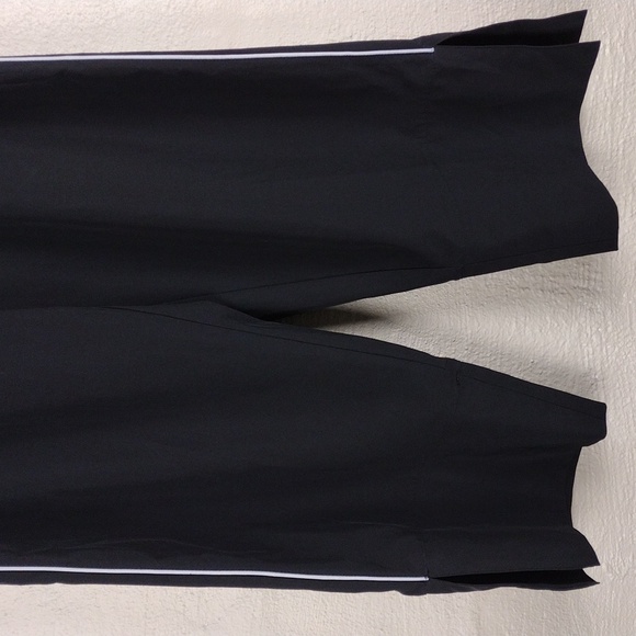 Reebok Black Mid Rise Drawstring Elastic Waist Pull On Active Wear Capri Pants - Picture 3 of 12